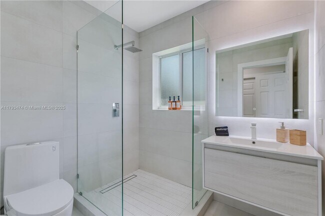 Photo - 819 Hollywood Blvd