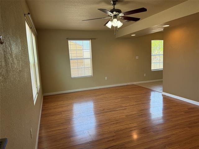 Photo - 733 S Crockett Dr