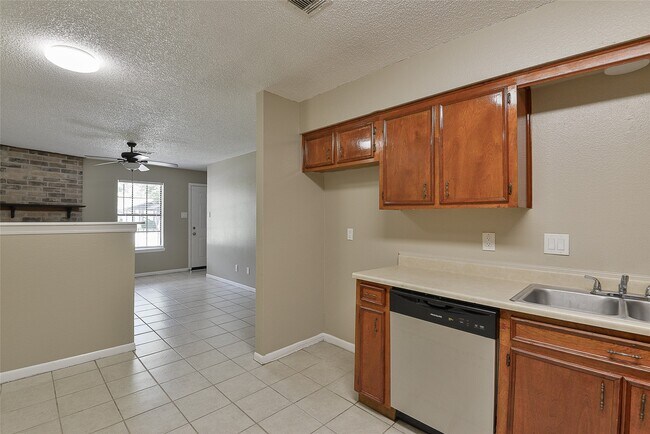 Photo - 4512 Avenue L