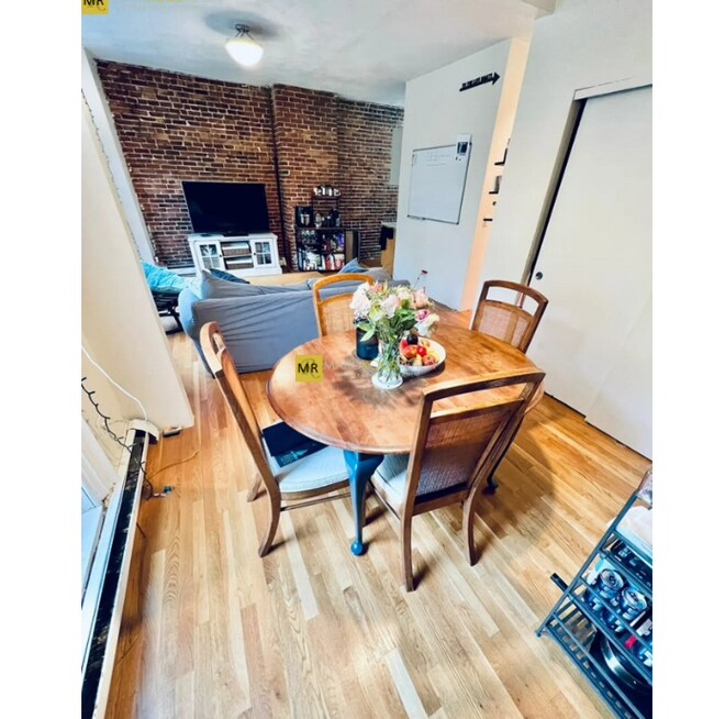 Photo - 21 Worcester Sq