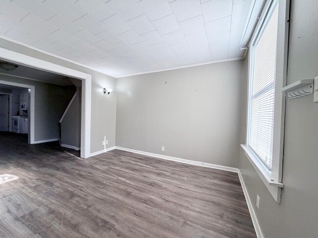 Photo - 123 E Louther St