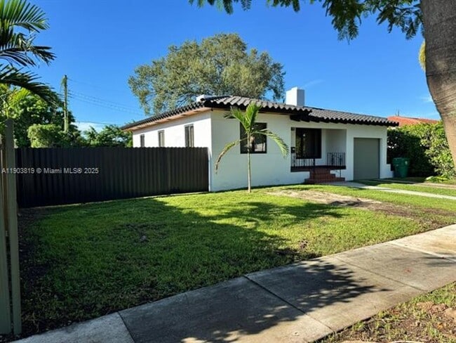 Photo - 2210 SW 25th St