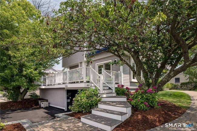 Photo - 6 Leeway Dr