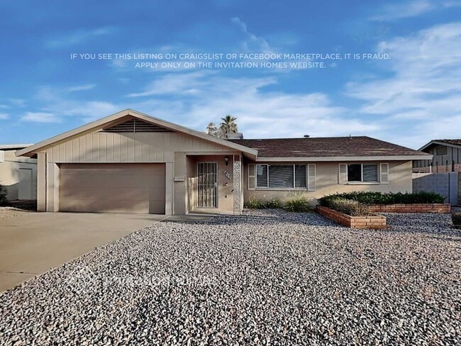 Photo - 413 E Fremont Dr House