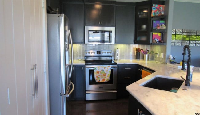 Photo - 908 Ella St