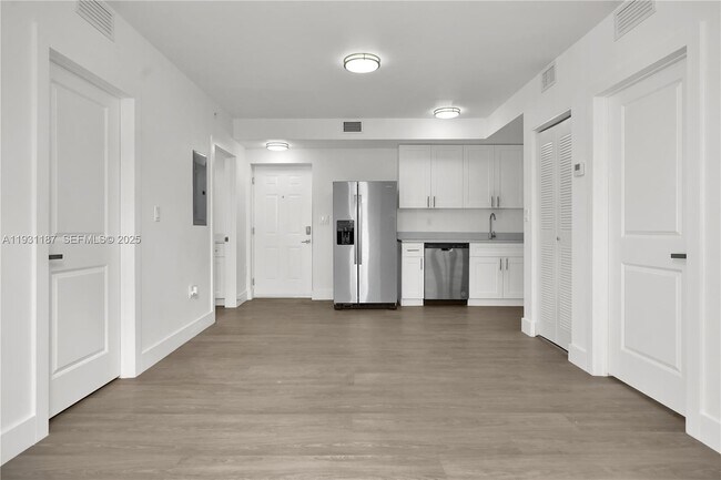 Photo - 1620 NW 18th St Unit 301