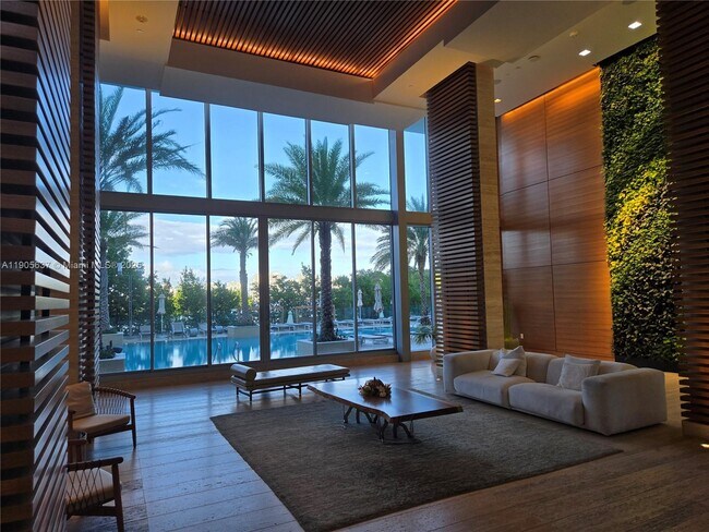 Building Photo - 16385 Biscayne Blvd Unit 2704