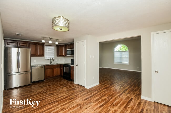 Photo - 10208 Dawson Trail