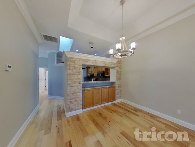 Photo - 1668 Woodland Dr