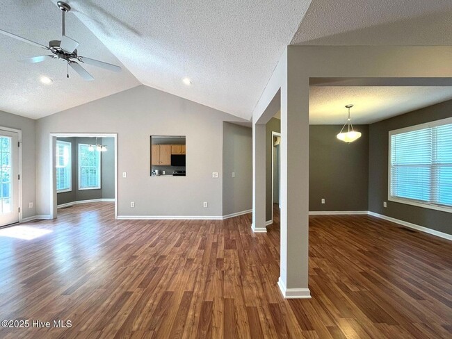 205 Woodgreen Ln