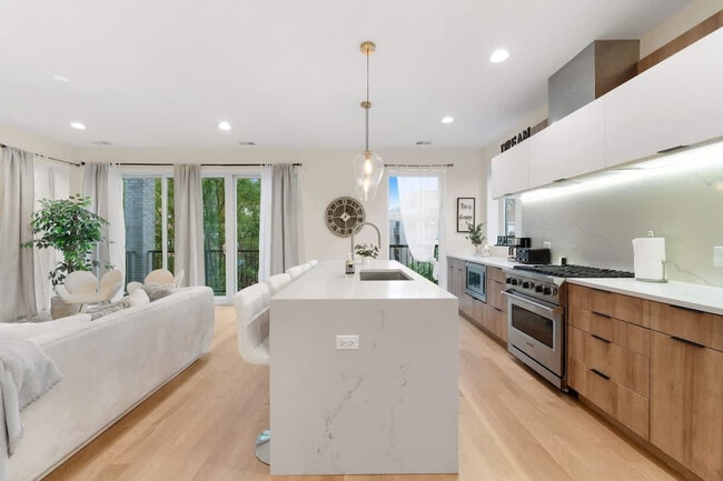 Photo - 2110 W Washington Blvd Unidad ID1261735P