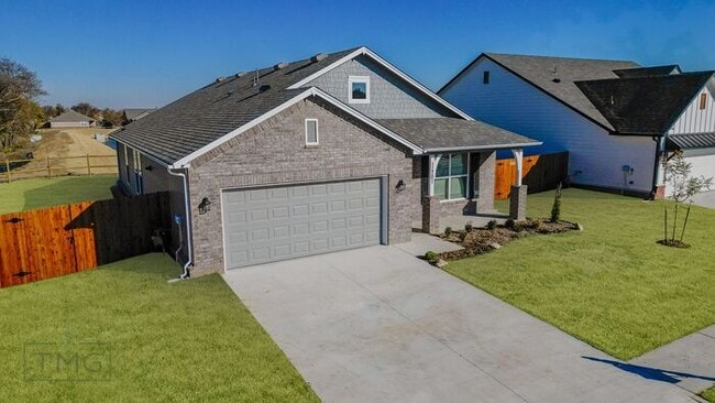 Photo - 4/2.5/2 Owasso Home! Lawn Care Included!