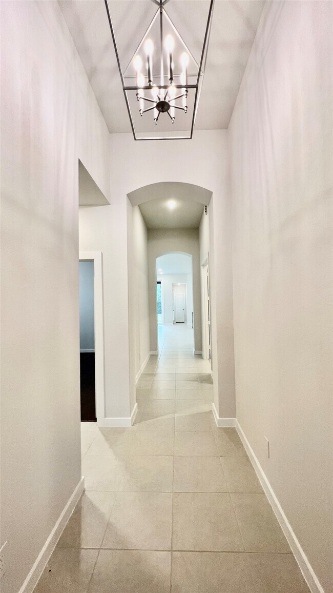 Photo - 212 Milas Cv