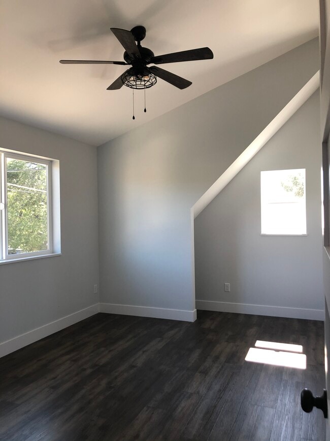 Bedroom - 702 W 1st St Unit 2