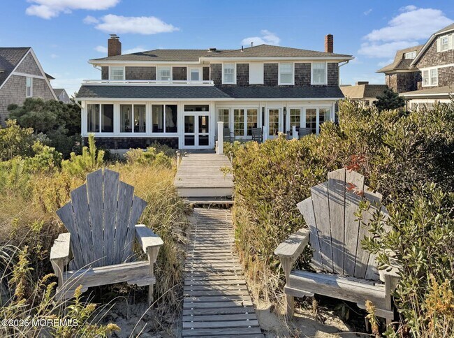 Photo - 985 East Ave