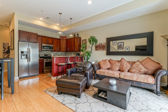 Photo - 1533 Fairmount Ave Unit 2R