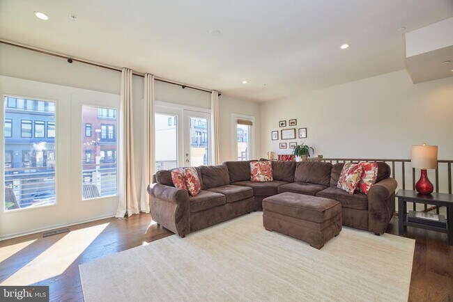 Photo - 20055 Old Line Terrace