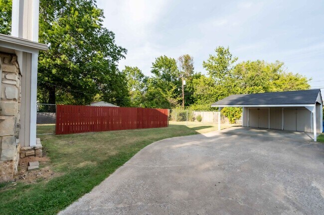 Photo - 3239 S Joplin Ave Unidad 3239