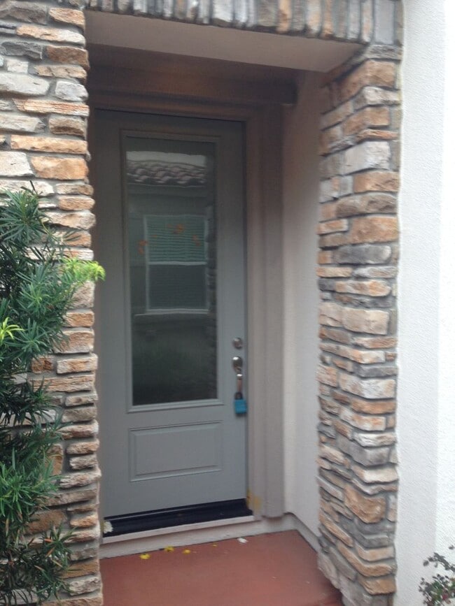 Photo - Gorgeous Model Spacious Folsom Unit!