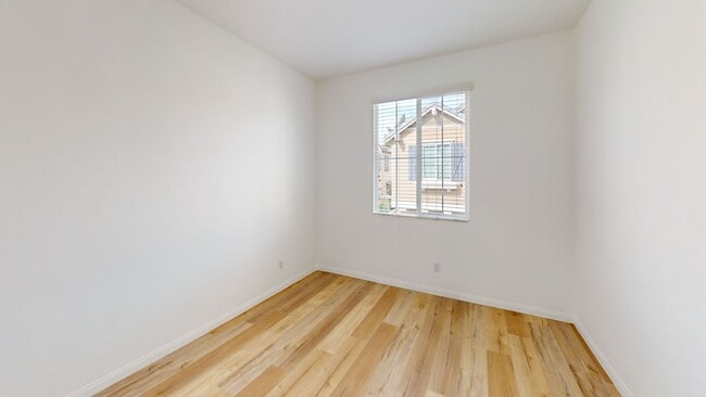 Photo - Available Now: Cozy 4 Bedroom 2.5 Bath Hom...