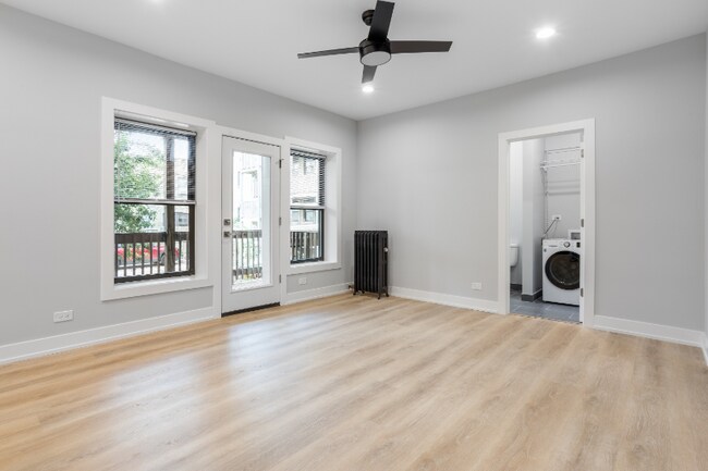 Building Photo - 1239 W Morse Ave Unit 2