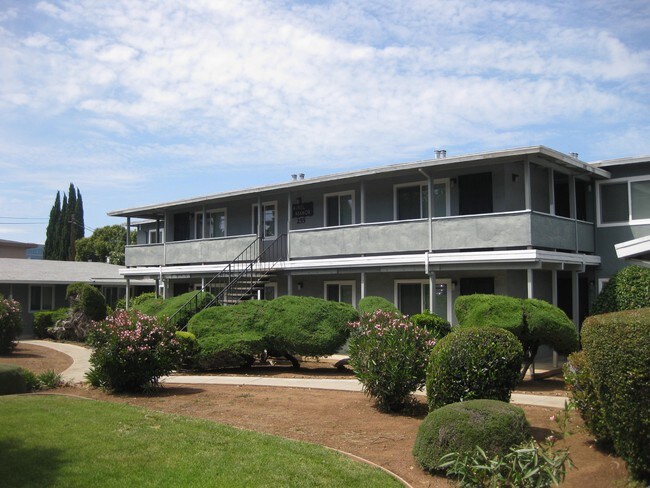 Photo - Laurel Manor