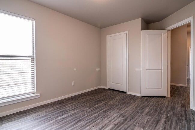 Photo - 1904 Langford Ave Unit B
