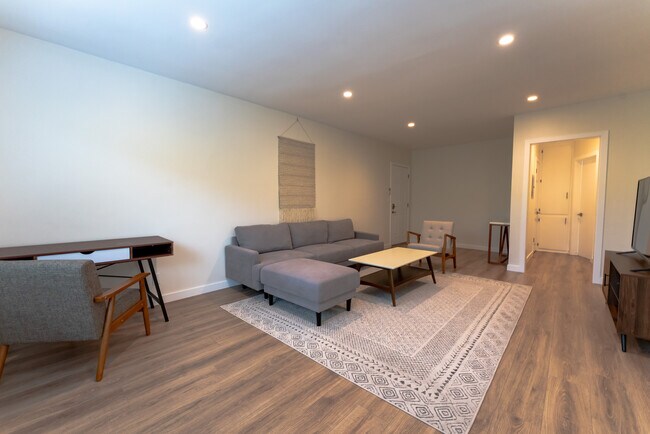 Photo - 1020 N Laurel Ave
