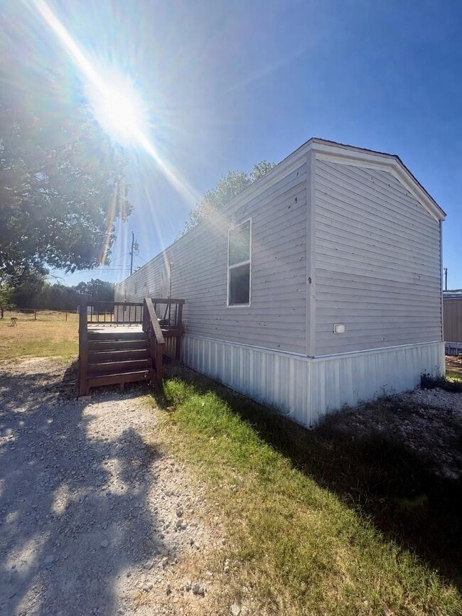 Building Photo - 150 Private Road 1610