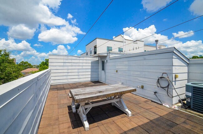 Photo - 4708 Crawford St