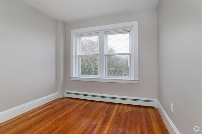 2BR, 1BA - 850SF - Bedroom