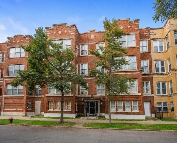 Building Photo - 4731 S Ingleside Ave Unit A3
