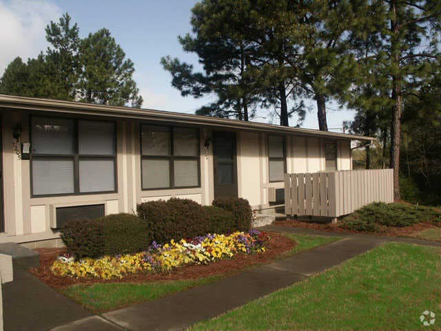 Building Photo - Amhurst Apartments