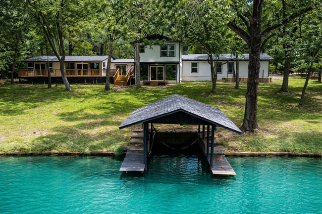 Photo - 2155 Hickory Trce