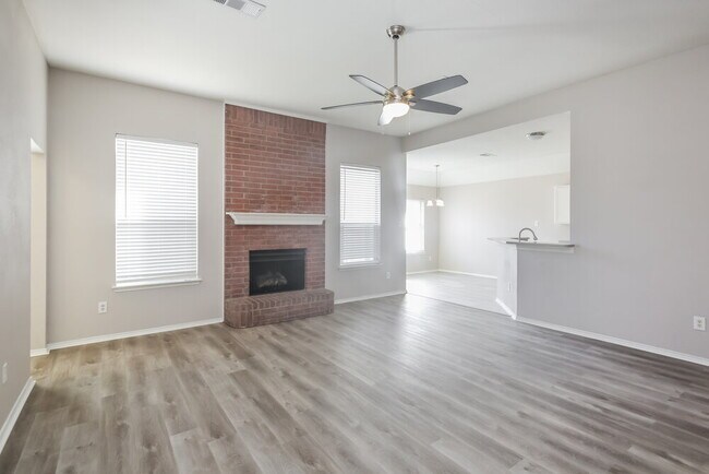 Photo - 828 Passive Dr