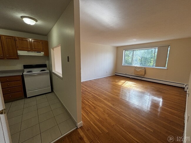Building Photo - 75 Gardner St Unit 35