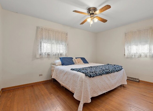 Photo - 275 Tahoe Dr