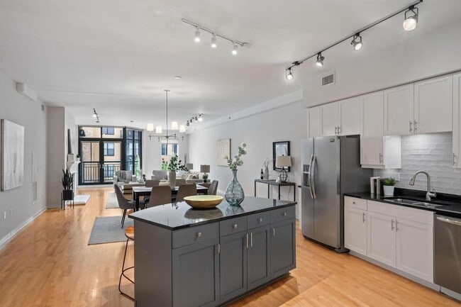 Building Photo - 408 N 1st St Rental
