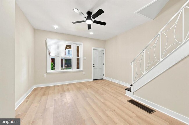 Building Photo - 6151 Algard St