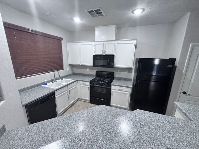 Photo - 3 Bed/2.5 Bath Condo in the NW