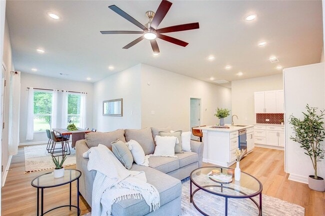 Photo - 411 N Josephine St