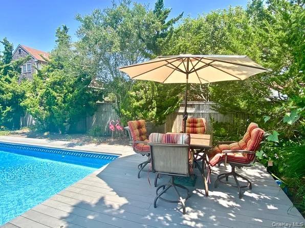 Photo - 16 Osceola Ln