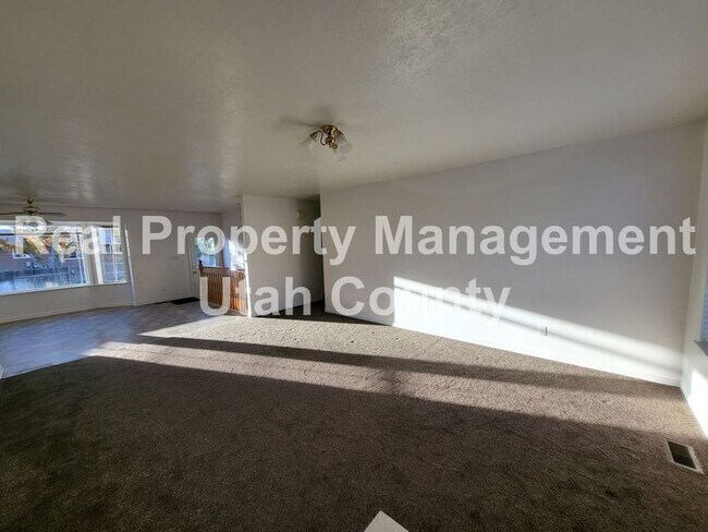 Photo - 572 S 1750 E St