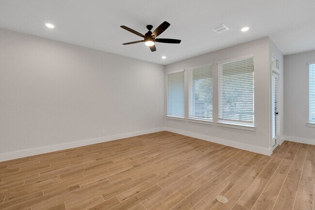 Photo - JUNE SPECIAL! - Beautiful Townhome!