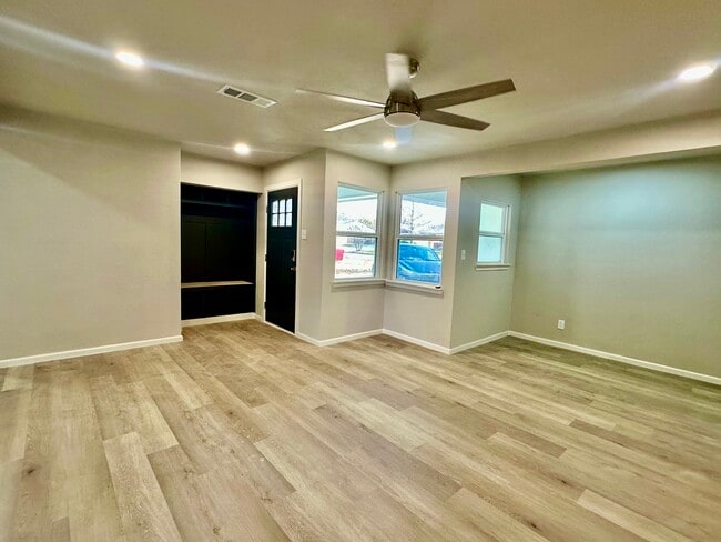 Photo - 434 Beverly Dr