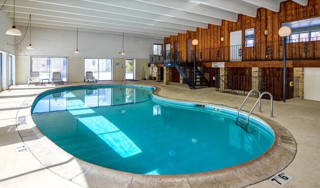 Building Photo - Victoria Flats Roseville Rental