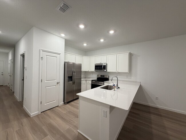 Photo - 523 Holly Lks Dr