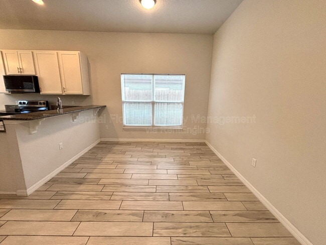 Photo - 1214 Lake Blue Cir