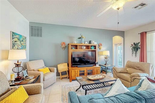 Photo - 136 Henley Cir