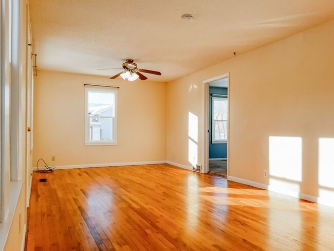 Photo - PET FRIENDLY 3 BED/ 2 BATH WITH GARAGE